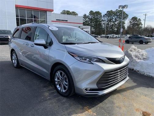 2022 Toyota Sienna Platinum 7 Passenger
