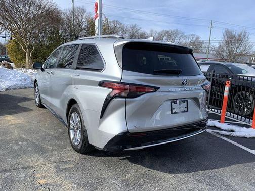 2022 Toyota Sienna Platinum 7 Passenger