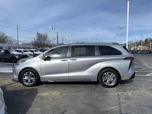 2022 Toyota Sienna Platinum 7 Passenger