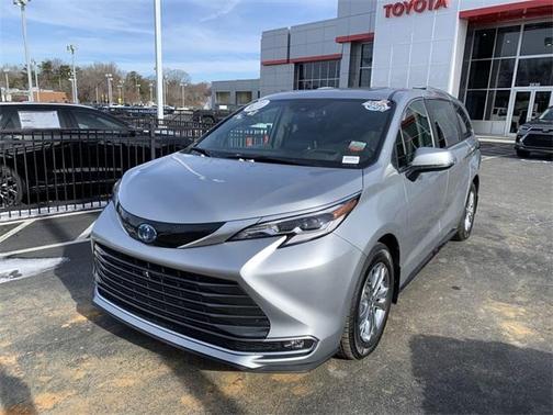 2022 Toyota Sienna Platinum 7 Passenger
