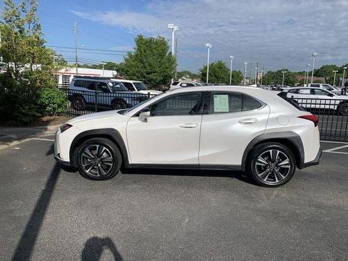 Eminent White Pearl 2021 Lexus UX 200 Base