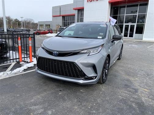 2025 Toyota Sienna XSE 7 Passenger