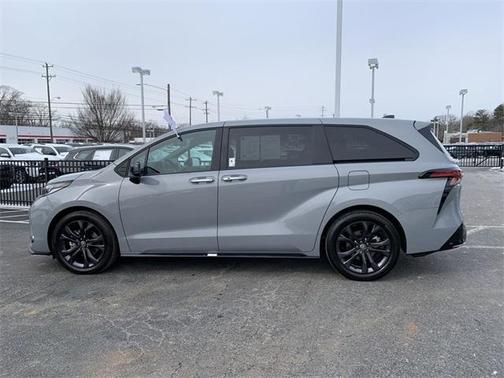 2025 Toyota Sienna XSE 7 Passenger