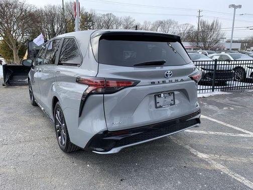 2025 Toyota Sienna XSE 7 Passenger
