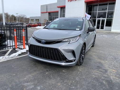 2025 Toyota Sienna XSE 7 Passenger