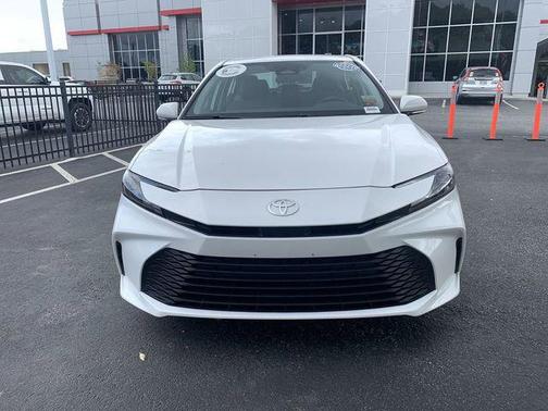 Ice Cap 2025 Toyota Camry LE