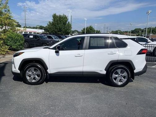 Ice Cap 2025 Toyota RAV4 Hybrid LE