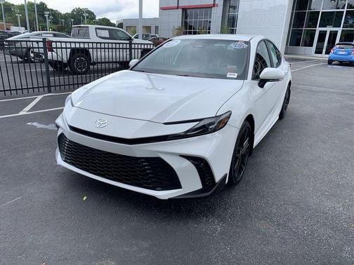 Ice Cap 2025 Toyota Camry SE