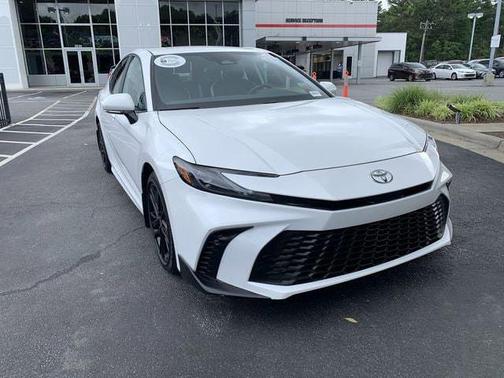 Ice Cap 2025 Toyota Camry SE