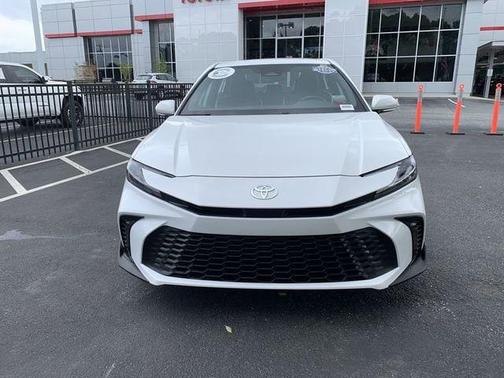 Ice Cap 2025 Toyota Camry SE