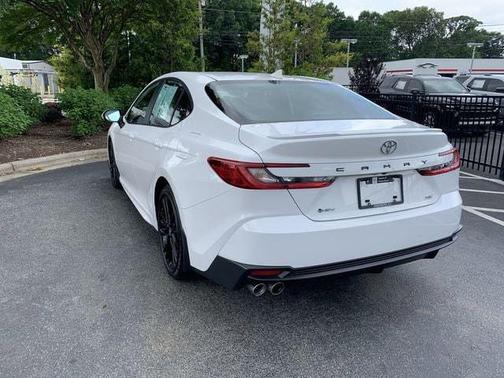 Ice Cap 2025 Toyota Camry SE
