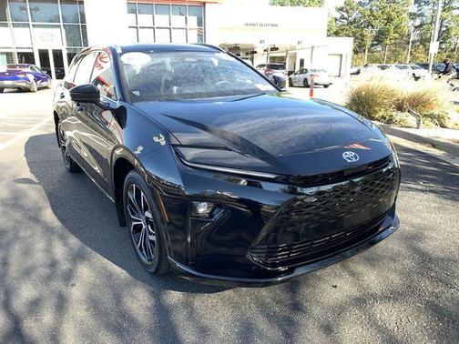 2025 Toyota Crown Signia XLE XLE