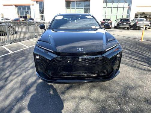 2025 Toyota Crown Signia XLE XLE