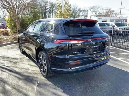 2025 Toyota Crown Signia XLE XLE