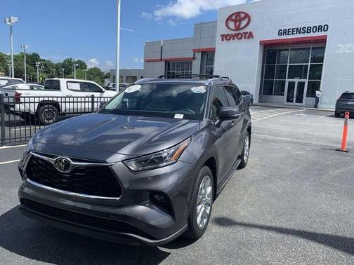 Magnetic Gray Metallic 2023 Toyota Highlander Limited