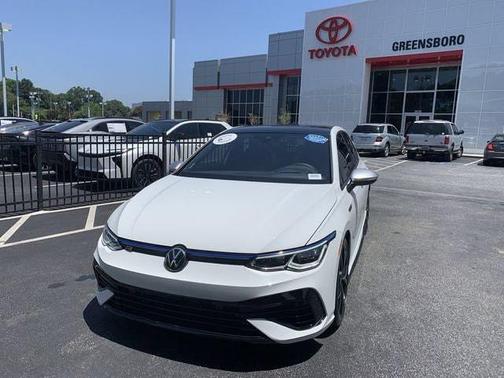 Pure White 2022 Volkswagen Golf R 2.0T DSG