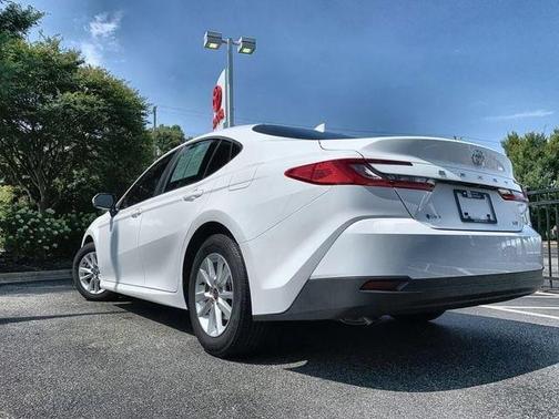 Ice Cap 2025 Toyota Camry LE