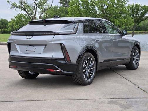 2025 Cadillac LYRIQ Sport