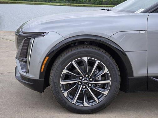 2025 Cadillac LYRIQ Sport