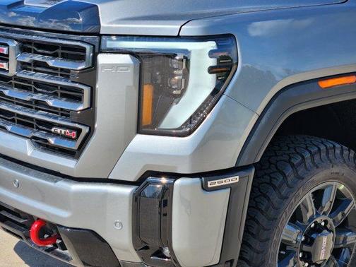 2025 GMC Sierra 2500 AT4