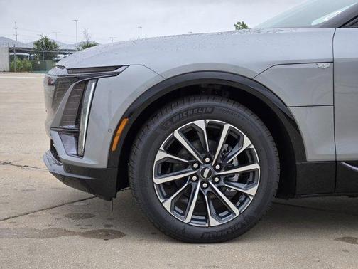 2025 Cadillac LYRIQ Sport
