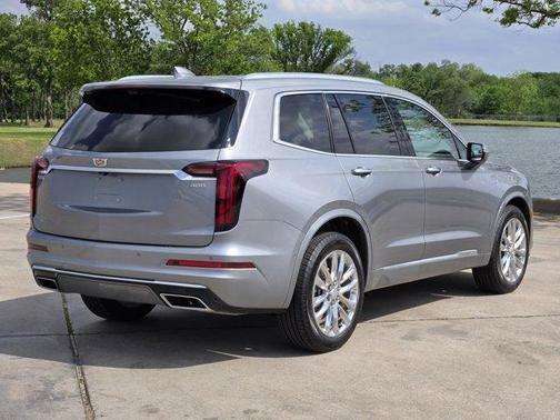 2025 Cadillac XT6 Premium Luxury FWD