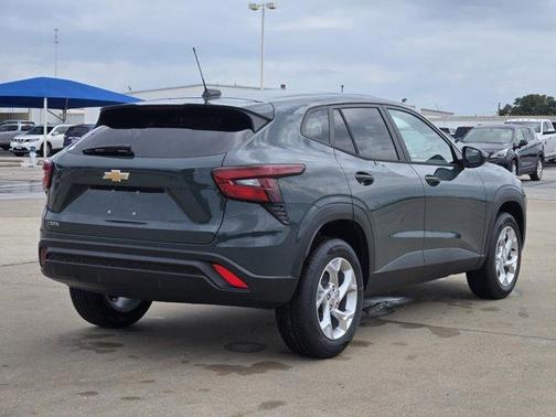 2025 Chevrolet Trax LS