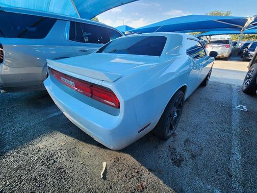 2012 Dodge Challenger SXT