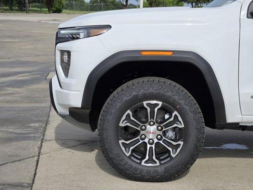 2025 GMC Canyon AT4