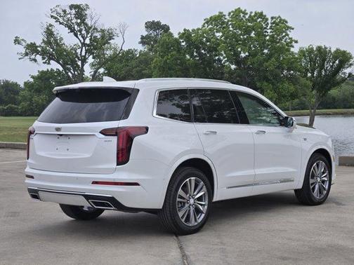 2025 Cadillac XT6 Premium Luxury FWD