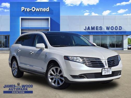 2017 Lincoln MKT Base