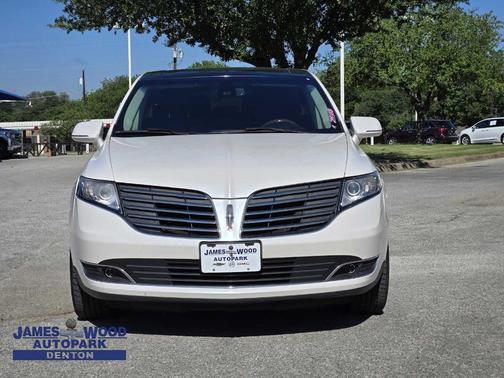 2017 Lincoln MKT Base