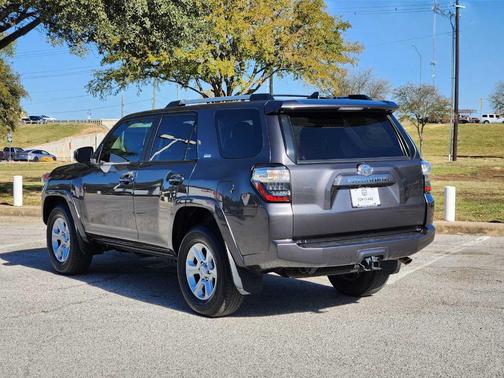 2022 Toyota 4Runner SR5