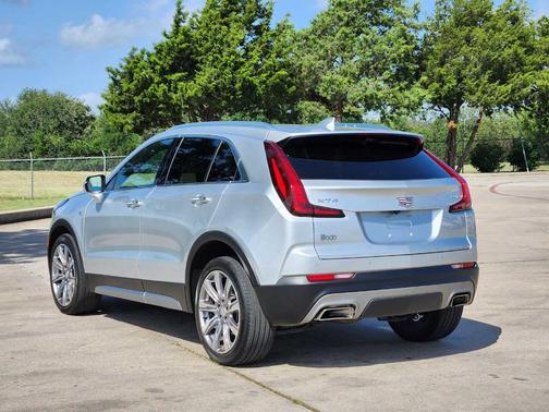 2022 Cadillac XT4 Premium Luxury