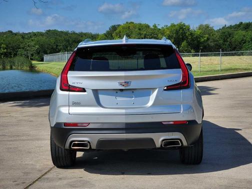 2022 Cadillac XT4 Premium Luxury
