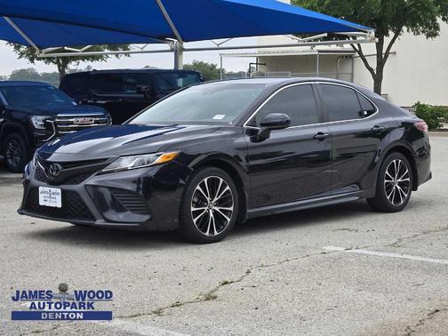 2018 Toyota Camry SE