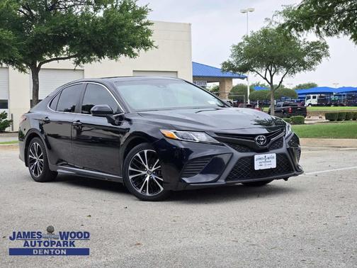 2018 Toyota Camry SE