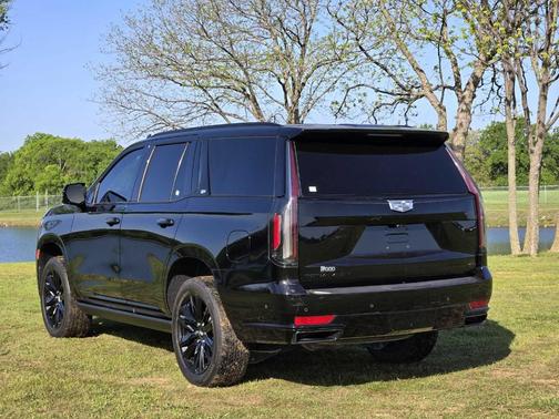 2022 Cadillac Escalade Sport