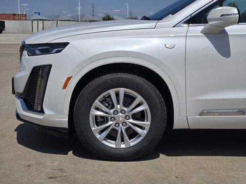 2025 Cadillac XT6 Luxury FWD