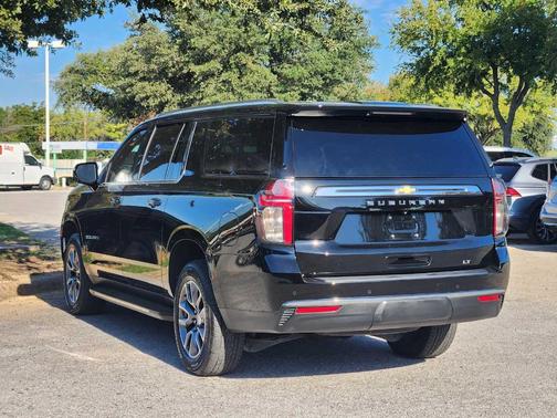 2024 Chevrolet Suburban LT