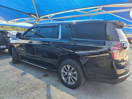 2024 Chevrolet Suburban LT