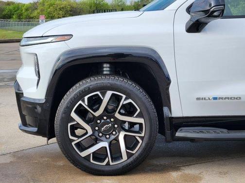 2024 Chevrolet Silverado EV RST