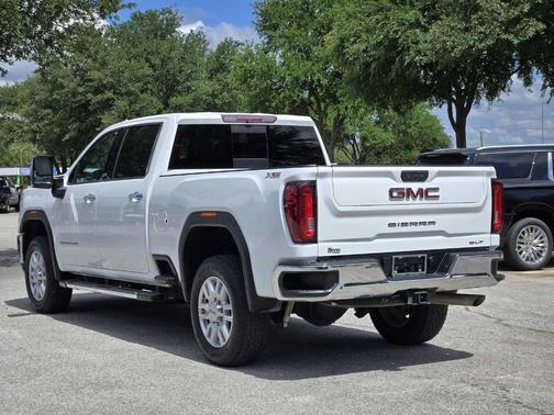 2022 GMC Sierra 2500 SLT
