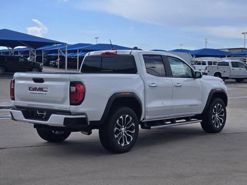 2025 GMC Canyon Denali
