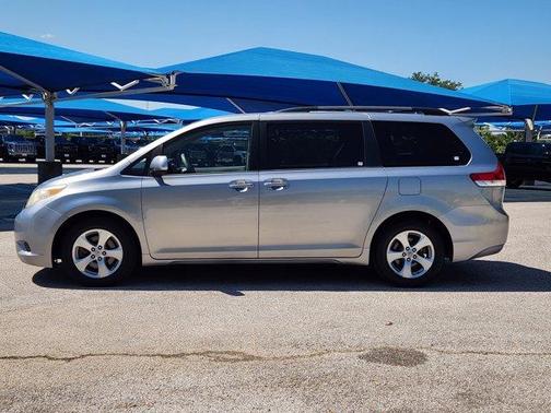 2012 Toyota Sienna LE