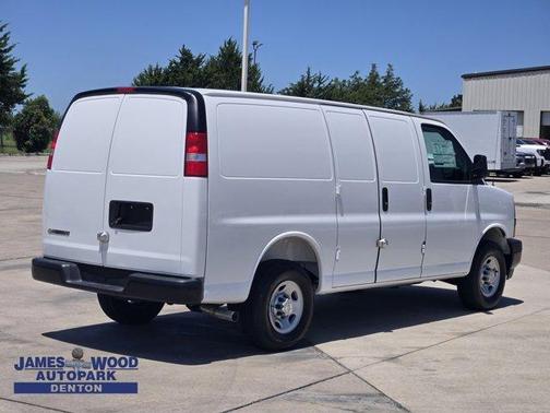 2025 Chevrolet Express 2500 Work Van