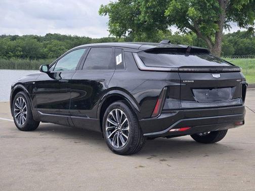 2025 Cadillac LYRIQ Sport
