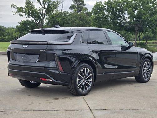 2025 Cadillac LYRIQ Sport