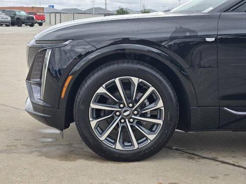 2025 Cadillac LYRIQ Sport