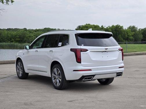 2025 Cadillac XT6 Premium Luxury FWD